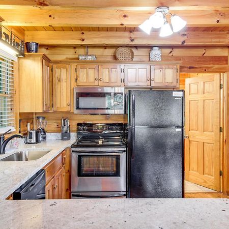 Pigeon Forge Cabin Premier Location And Hot Tub Extérieur photo