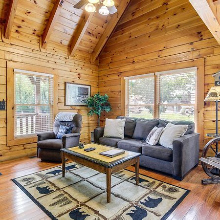 Pigeon Forge Cabin Premier Location And Hot Tub Extérieur photo