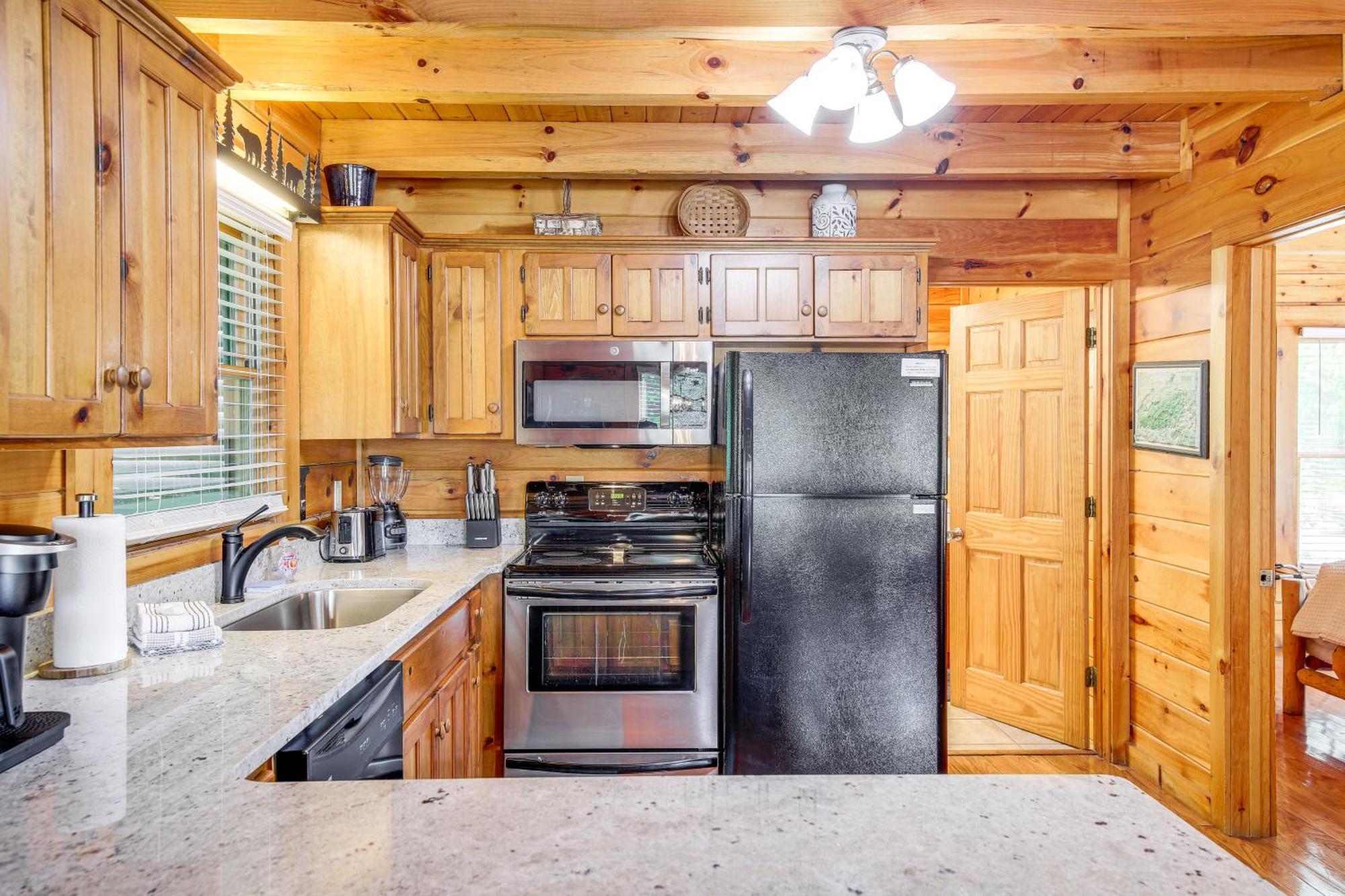 Pigeon Forge Cabin Premier Location And Hot Tub Extérieur photo