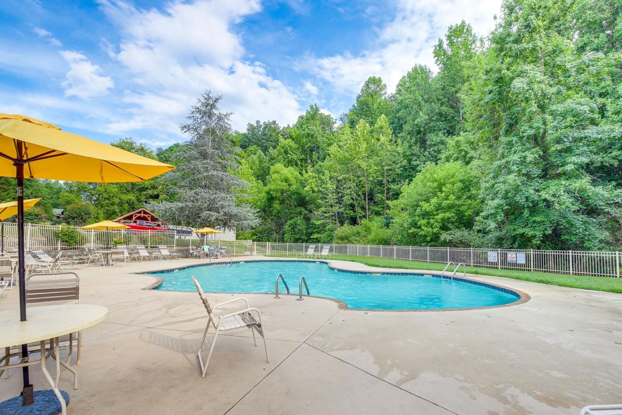 Pigeon Forge Cabin Premier Location And Hot Tub Extérieur photo