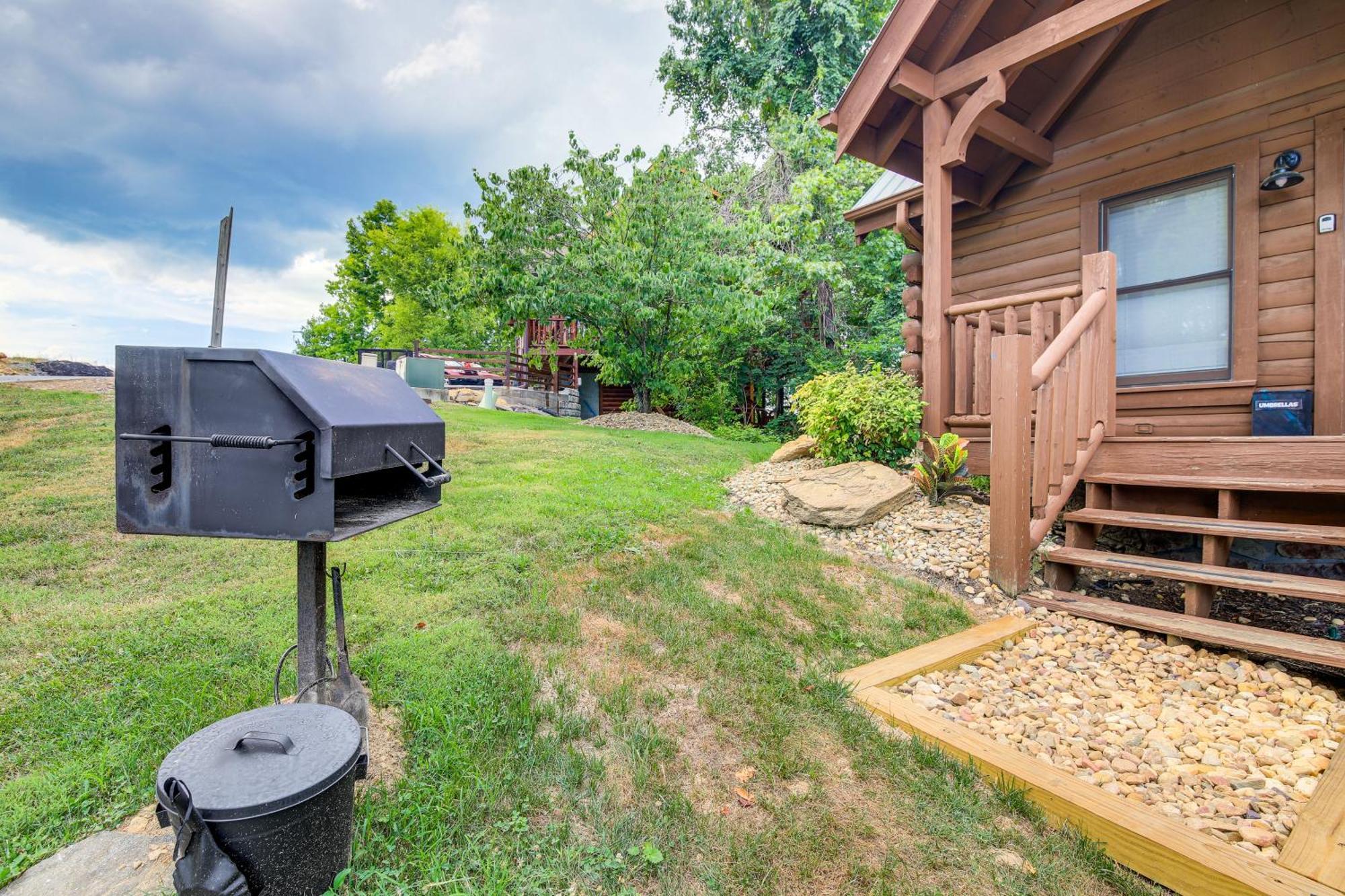 Pigeon Forge Cabin Premier Location And Hot Tub Extérieur photo