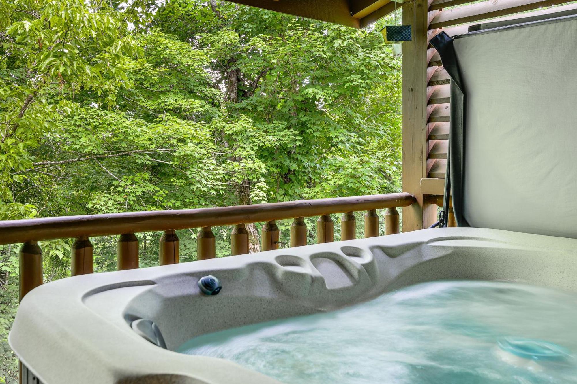 Pigeon Forge Cabin Premier Location And Hot Tub Extérieur photo